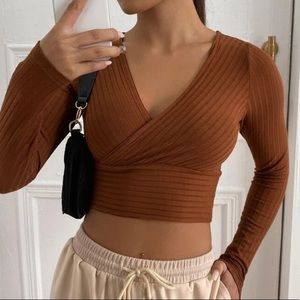 ‼️Brown Plunging Long-Sleeve Croptop‼️